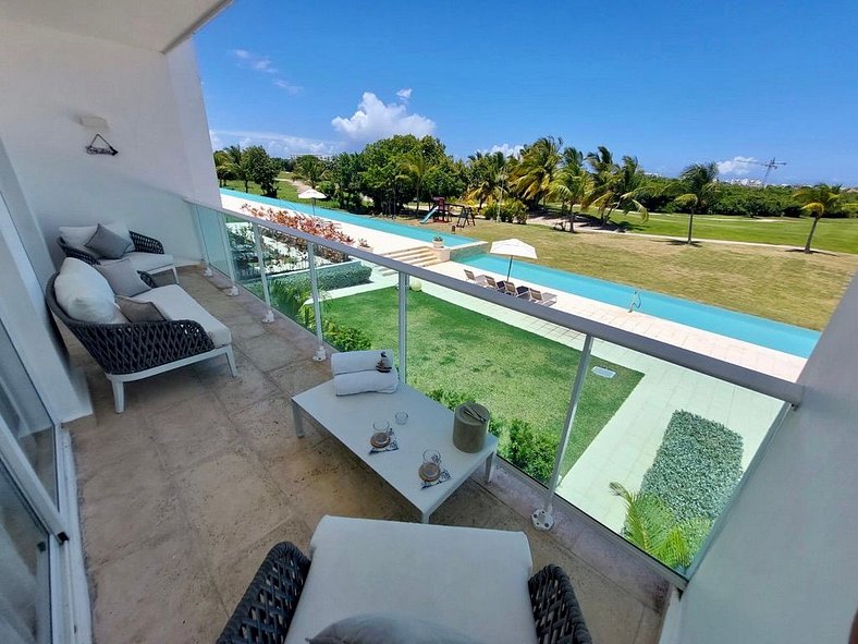 Breathtaking View Condo w/ Pool in Hard Rock Golf