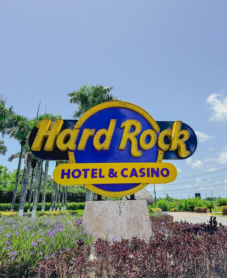 Luxury Pool & Golf View Aptin in Hard Rock Golf PC